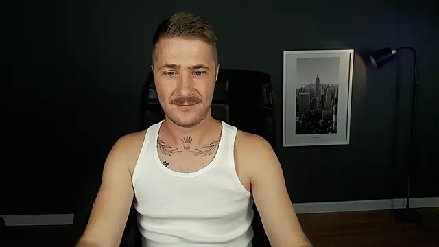 Snapshot of Mr_At_ chatting on 09/19/25, 07:21 Mr At online show from 09/19/25, 07:21