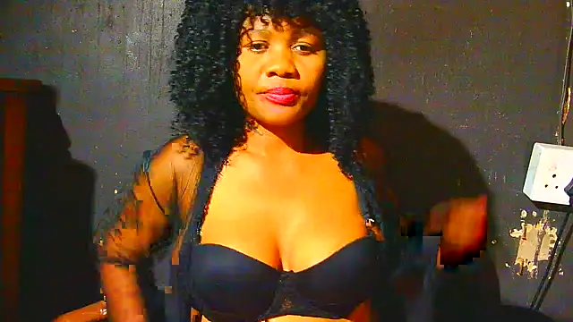 Augustine-Blooomxx online show from 11/12/25, 05:57