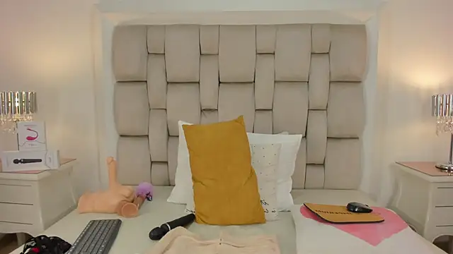 frehia dimou online show from 10/11/25, 03:32