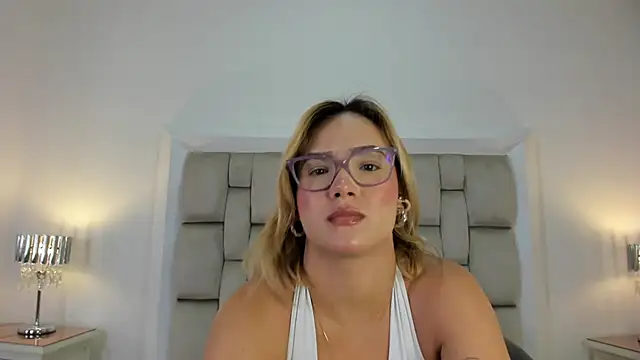 frehia dimou online show from 04/24/26, 11:23