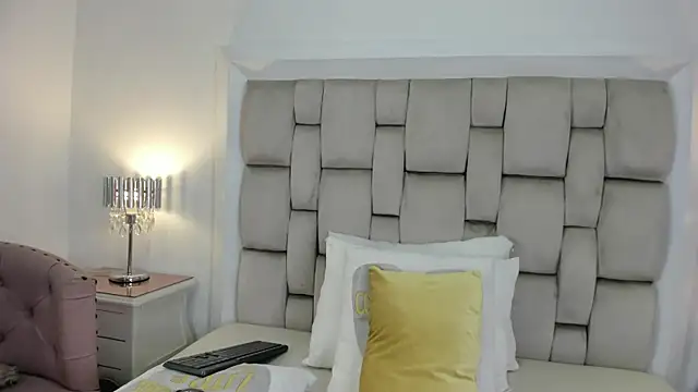 Snapshot of frehia_dimou chatting on 07/22/26, 11:35 frehia dimou online show from 07/22/26, 11:35