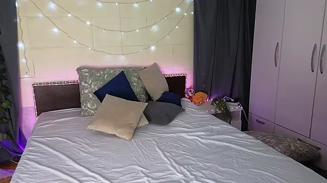 okerriella online show from 03/25/26, 08:20