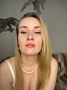 KiraBerht online show from 03/25/26, 04:24