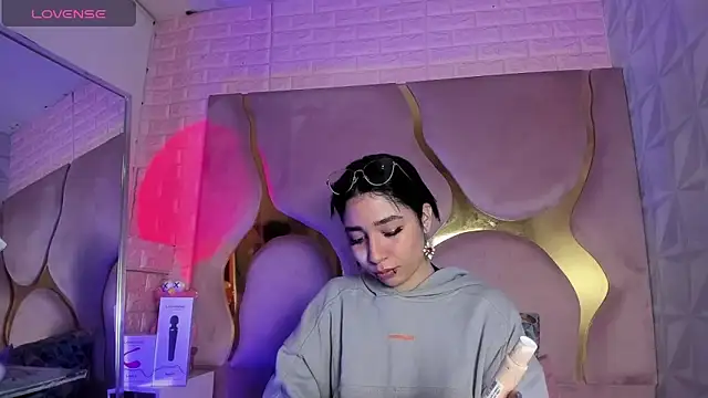 Niina Sissy online show from 03/18/26, 04:26