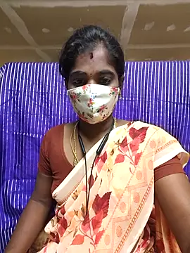 Snapshot of Tamil_Jillu chatting on 11/08/25, 03:45 Tamil Jillu online show from 11/08/25, 03:45