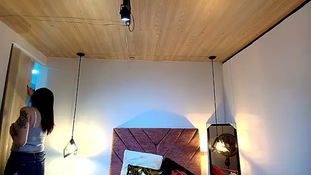 Hanna Lee   online show from 02/07/26, 08:01