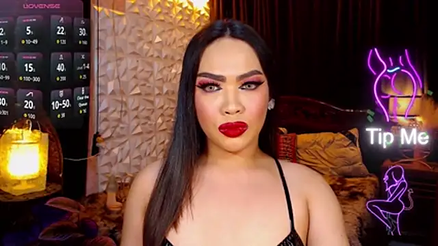 GODDESSHUGECOCKANDREA online show from 04/25/26, 12:41