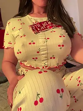 Snapshot of OnlyRima chatting on 03/28/26, 12:27 OnlyRima online show from 03/28/26, 12:27