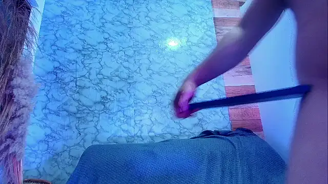 naomi campbel  online show from 02/21/26, 08:32