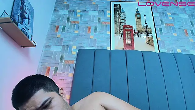 naomi campbel  online show from 03/19/26, 08:35