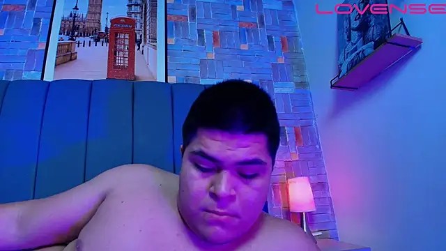 naomi campbel  online show from 03/27/26, 08:19