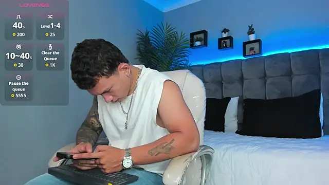 Thomas moon online show from 04/11/26, 01:48