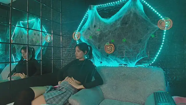 HellAndDante  online show from 10/27/25, 10:25