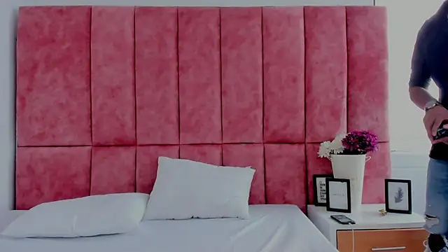 HellAndDante  online show from 12/02/25, 09:21