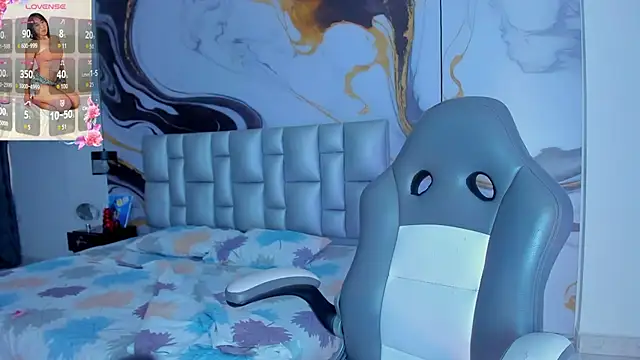 Snapshot of Elowen_Clark chatting on 09/11/25, 08:09 Elowen Clark online show from 09/11/25, 08:09