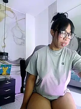 Snapshot of Elowen_Clark chatting on 09/30/25, 07:08 Elowen Clark online show from 09/30/25, 07:08