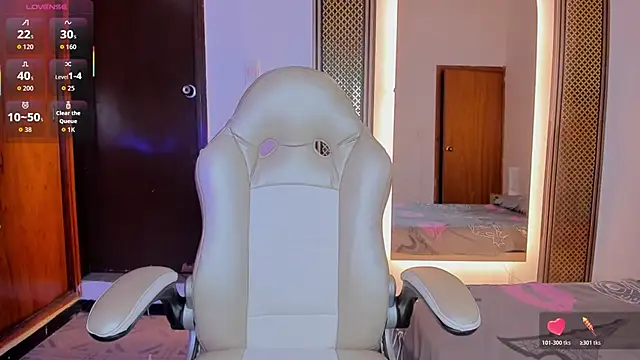 Snapshot of Elowen_Clark chatting on 11/28/25, 08:55 Elowen Clark online show from 11/28/25, 08:55