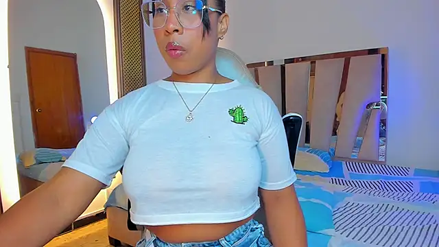 Snapshot of Elowen_Clark chatting on 01/10/26, 08:10 Elowen Clark online show from 01/10/26, 08:10