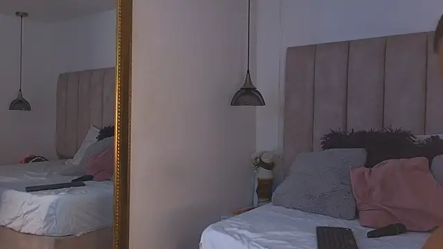 Snapshot of arianaa_miller_ chatting on 09/27/25, 08:03 arianaa miller online show from 09/27/25, 08:03