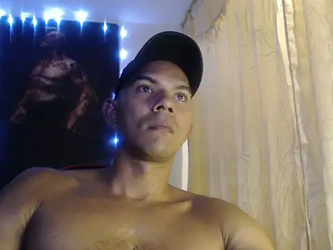 Snapshot of Pantera360 chatting on 11/11/25, 03:17 Pantera360 online show from 11/11/25, 03:17