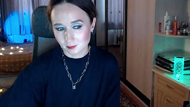 ClassyInna online show from 12/23/25, 08:34