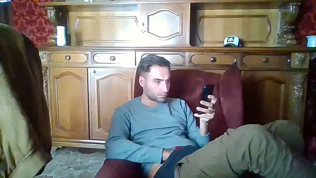 Snapshot of Torissimo92 chatting on 10/10/25, 10:03 Torissimo92 online show from 10/10/25, 10:03