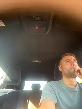 Snapshot of Torissimo92 chatting on 10/11/25, 09:52 Torissimo92 online show from 10/11/25, 09:52