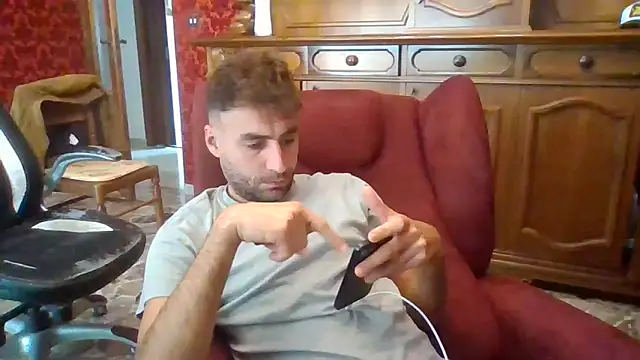 Snapshot of Torissimo92 chatting on 10/23/25, 08:13 Torissimo92 online show from 10/23/25, 08:13