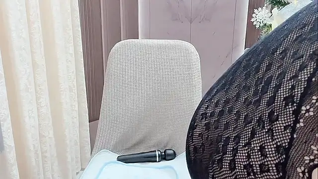 Shenlly online show from 12/14/25, 01:22