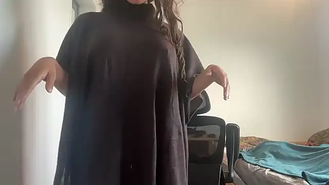 Snapshot of Daphnebby chatting on 10/02/25, 08:43 Daphnebby online show from 10/02/25, 08:43