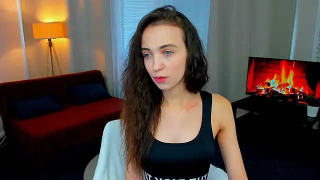 Snapshot of EllaSteele chatting on 10/07/25, 01:30 EllaSteele online show from 10/07/25, 01:30