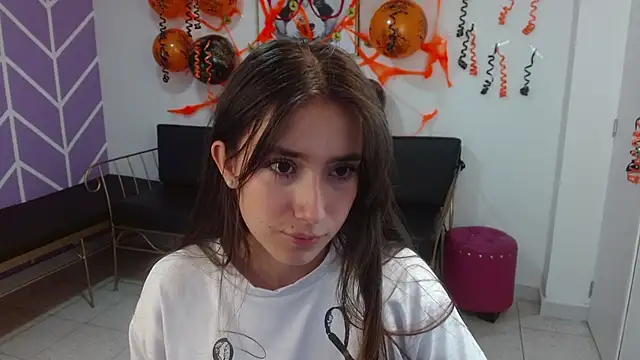 Adhara Kitten online show from 10/21/25, 01:01