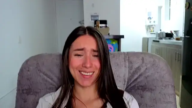 Adhara Kitten online show from 04/17/26, 01:25