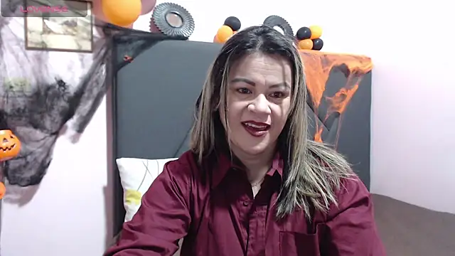 pamela echeverria online show from 10/18/25, 10:49