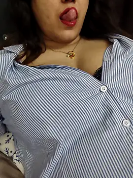 Snapshot of Suhana_Darling chatting on 03/14/26, 08:53 Suhana Darling online show from 03/14/26, 08:53