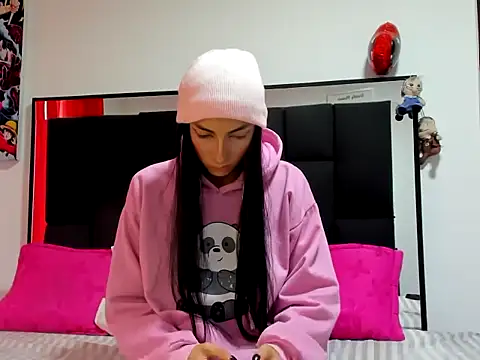 Snapshot of xamila_muaa chatting on 11/13/25, 12:26 xamila muaa online show from 11/13/25, 12:26