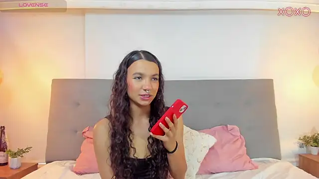 Snapshot of Luna_Claire chatting on 11/20/25, 12:49 Luna Claire online show from 11/20/25, 12:49