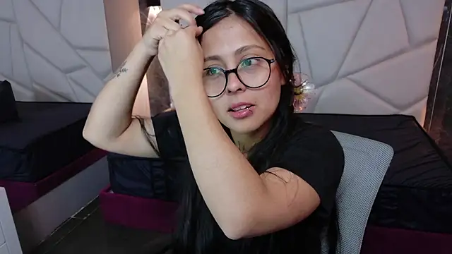 sophiaa 7 online show from 01/19/26, 11:25