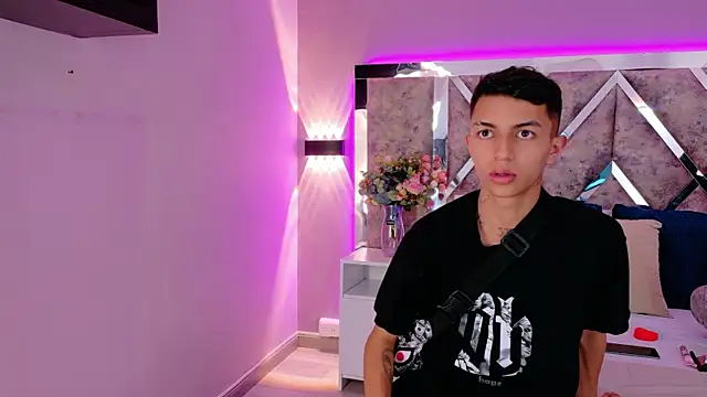 NickandAbby  online show from 01/07/26, 08:22