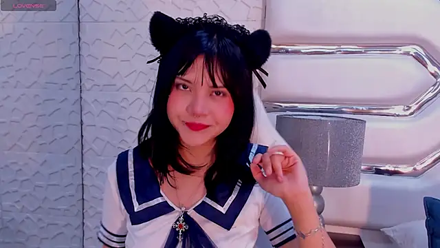 Snapshot of TatiLee chatting on 11/21/25, 05:55 TatiLee online show from 11/21/25, 05:55