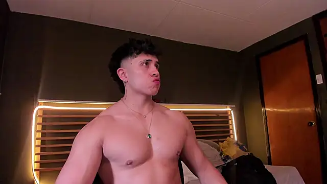 PaulEvens online show from 10/05/25, 02:15