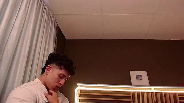 PaulEvens online show from 10/25/25, 01:18