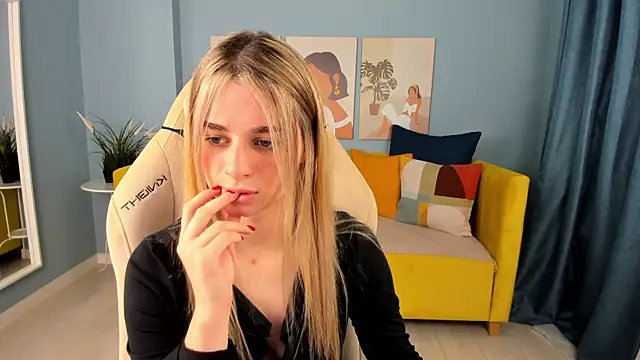 SweetyLicky online show from 10/21/25, 04:51