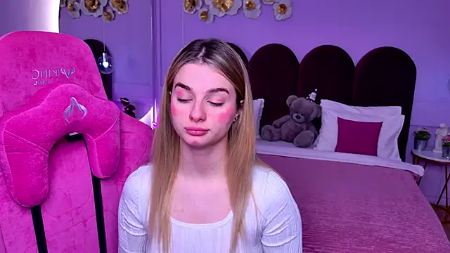 SweetyLicky online show from 11/25/25, 04:18