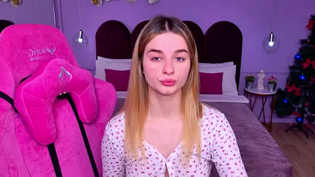 SweetyLicky online show from 12/15/25, 04:22