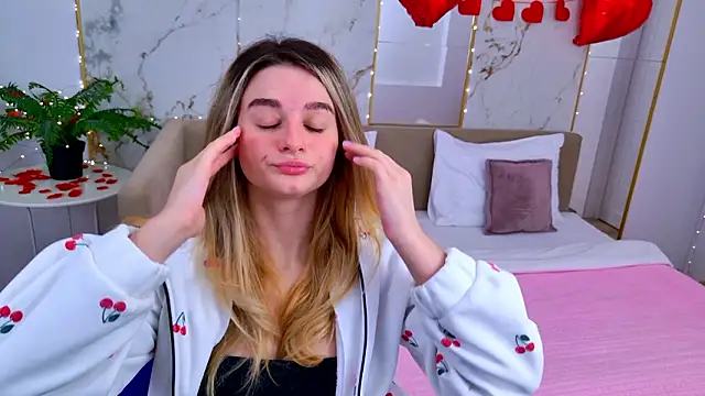 SweetyLicky online show from 02/13/26, 04:03