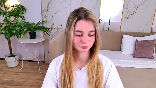 SweetyLicky online show from 04/08/26, 04:07