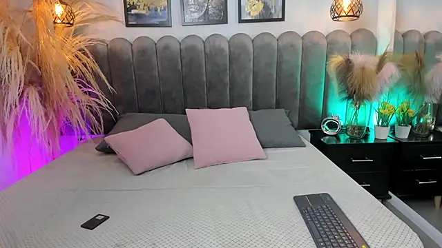 Viollet xoxo online show from 10/15/25, 08:31