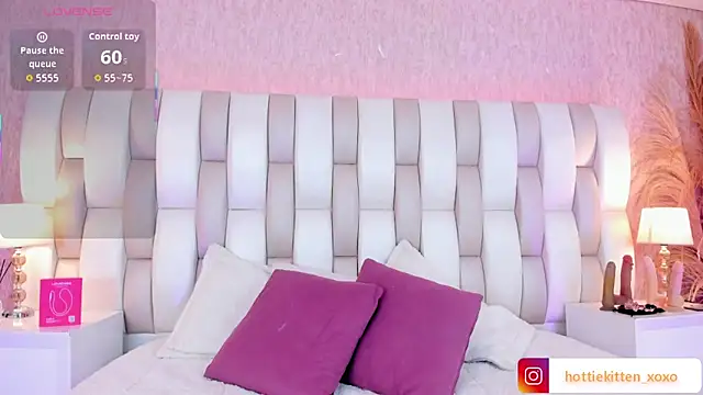 Viollet xoxo online show from 02/07/26, 07:06