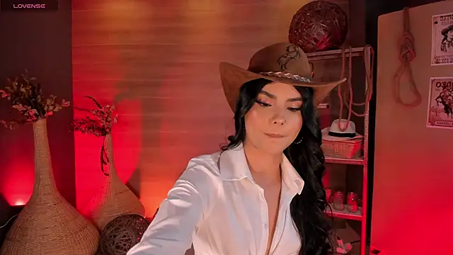 MiaLaurence online show from 10/20/25, 08:09